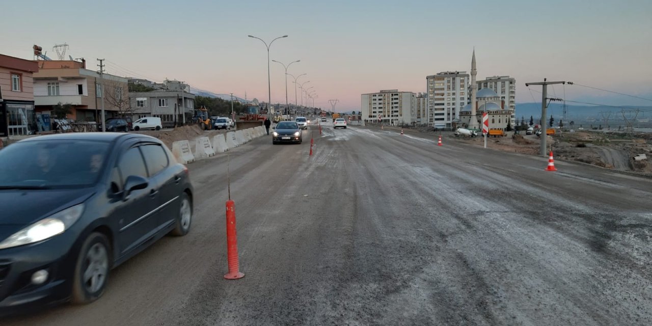 Kahramanmaraş’taki o bulvar tek şeritli trafiğe açıldı