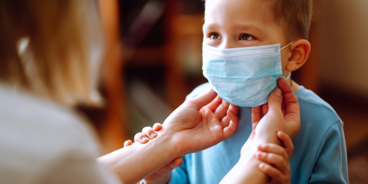 Covid-19 pandemisinde bronşiolite karşı 8 kritik kuralBurun tıkanıklığı, öksürük ve hapşırık gibi nezle-grip benzeri belirtilerle ortaya çıkıyor, zamanında müdahale edilmezse hızla ilerleyerek ciddi tablolara neden olabiliyo
