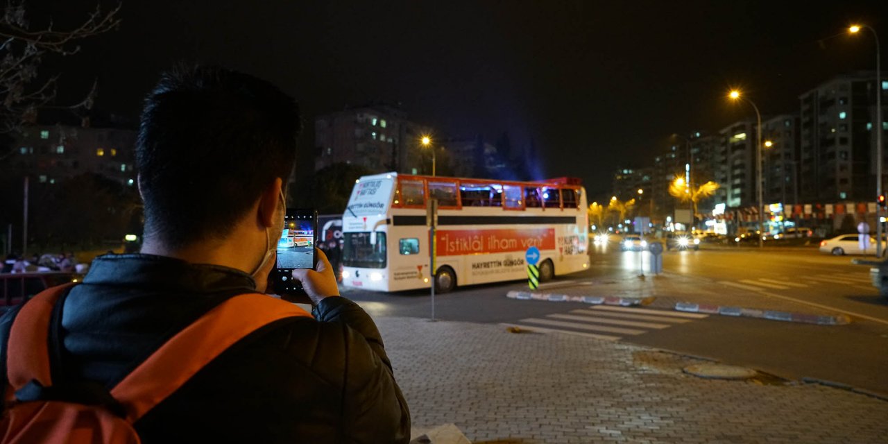 Kahramanmaraş’ta Kurtuluş Otobüsü şehri dolaşıyor