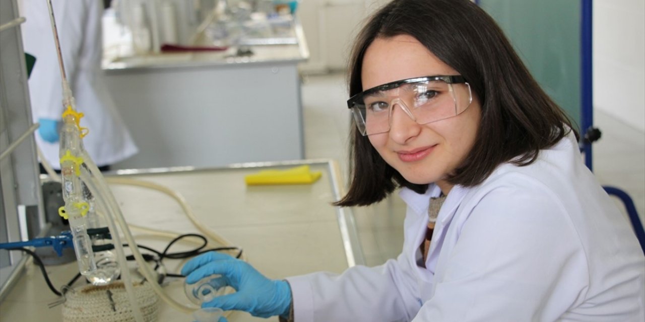 Geleceğin bilim kadınları TÜBİTAK destekleriyle yetişiyor