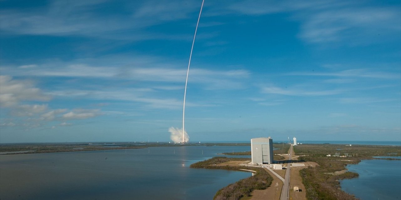 SpaceX, Starlink ağı için 60 internet uydusunu daha uzaya fırlattı