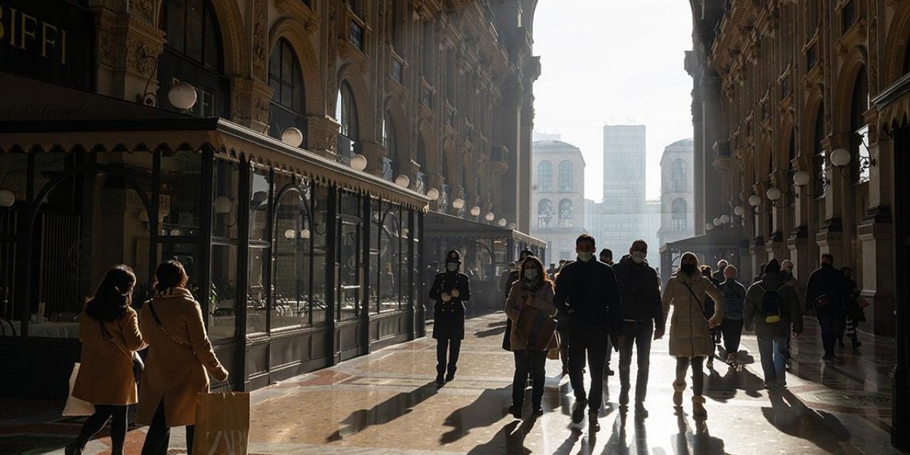 Dünya genelinde Kovid-19 vakaları 5 haftadır düşüş eğiliminde