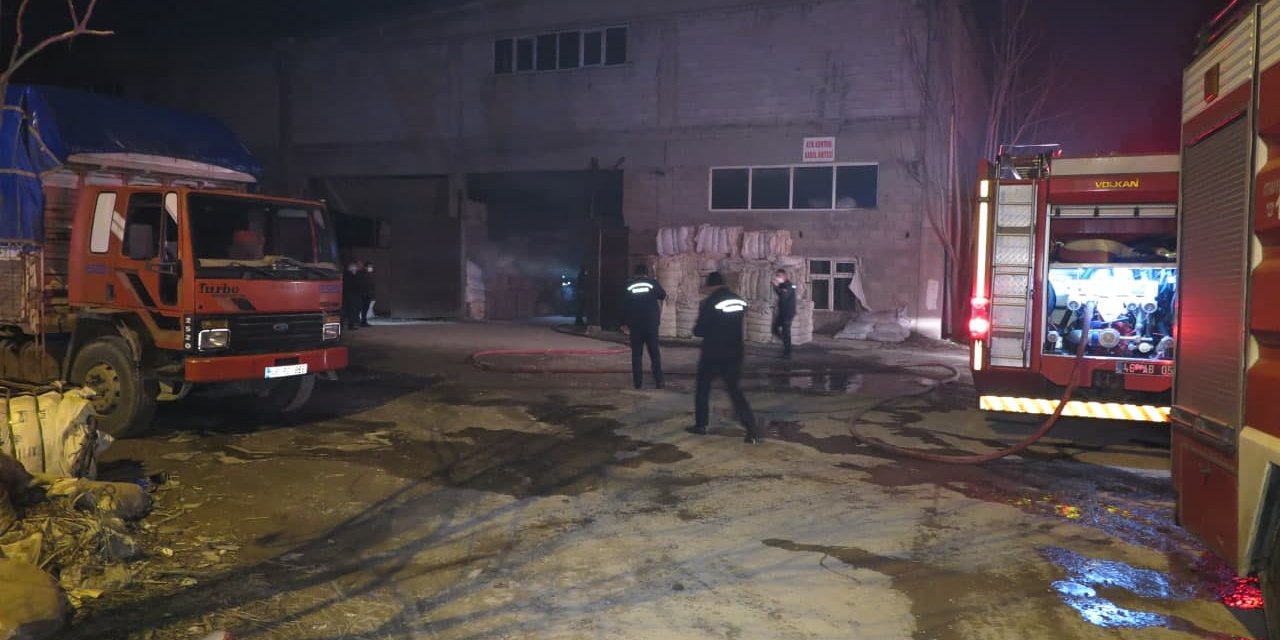 Kahramanmaraş'ta tekstil fabrikasındaki yangın çıktı