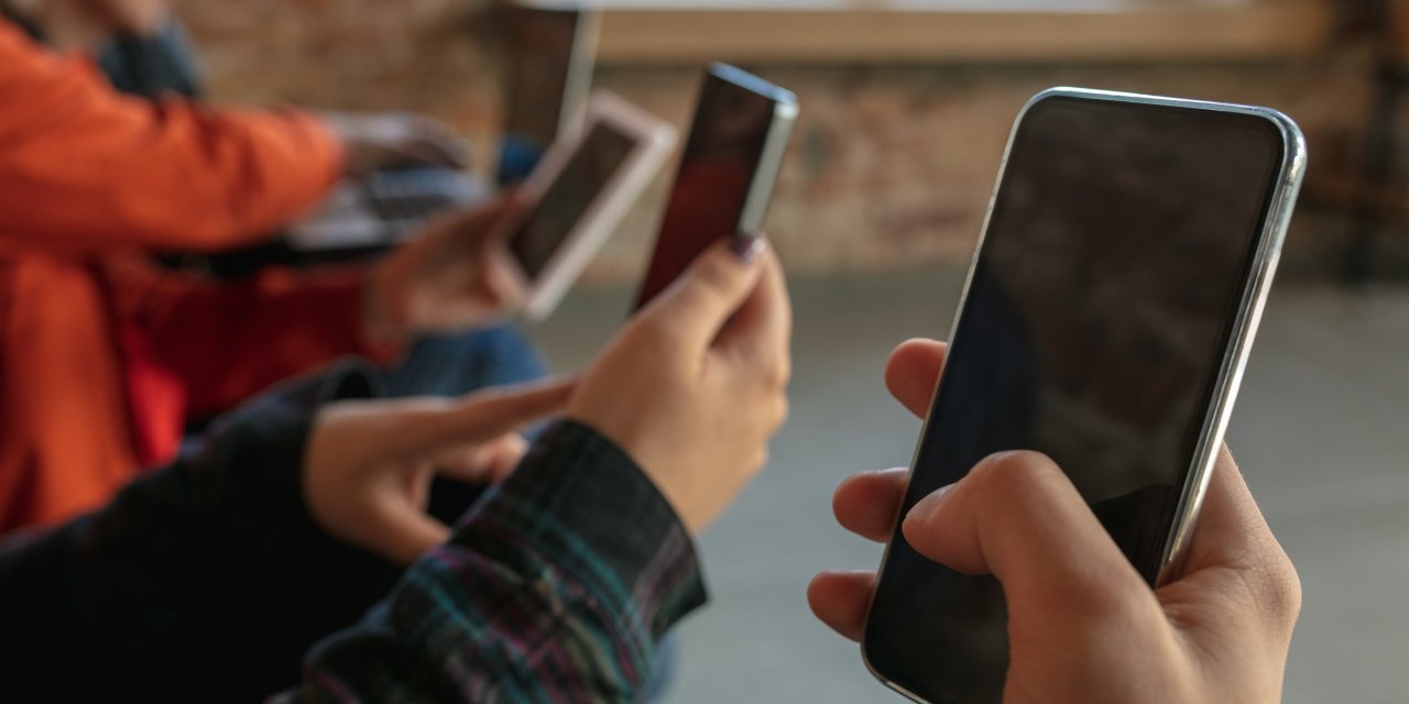 8 saat online kaldık, 3 saat sosyal medyada vakit harcadık