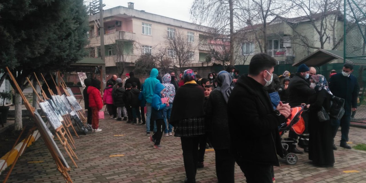 Mesafeler Uzak Gönüller Yakın