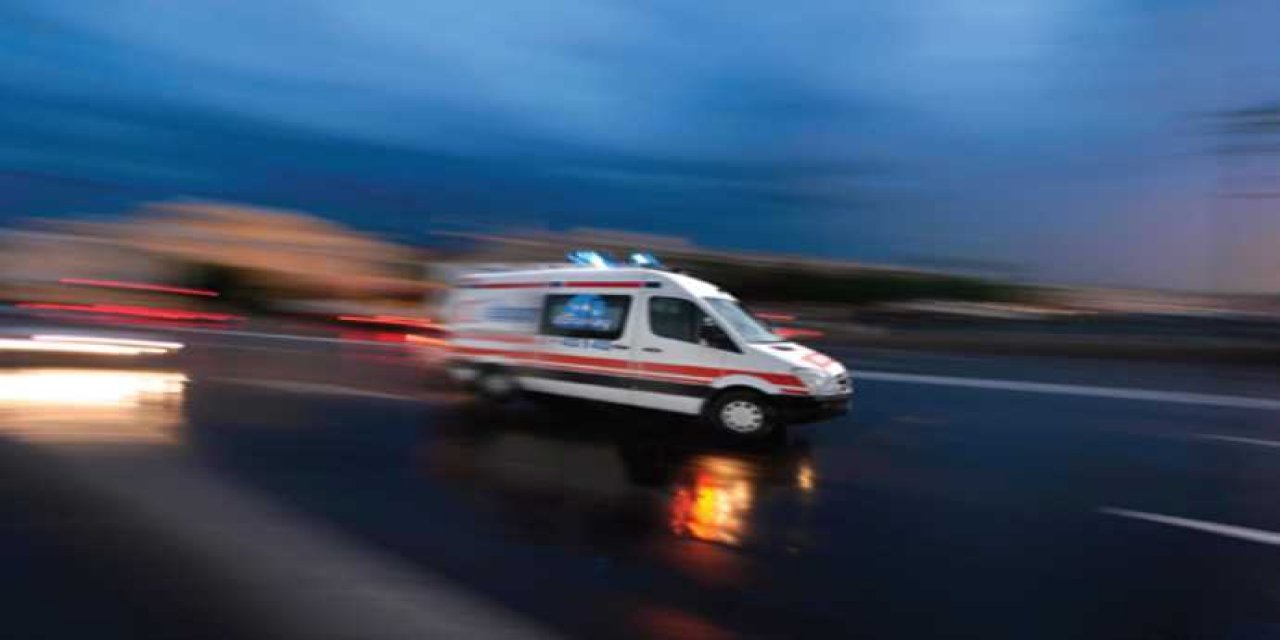 Kahramanmaraş'ta kara saplanan ambulansın yardımına jandarma yetişti