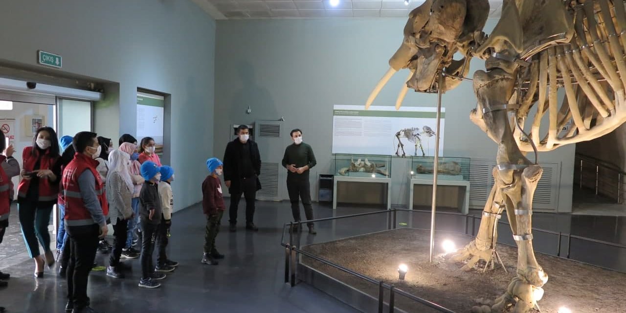 Kahramanmaraş'ta Suriyeli öksüz ve yetimler arkeoloji müzesini gezdi