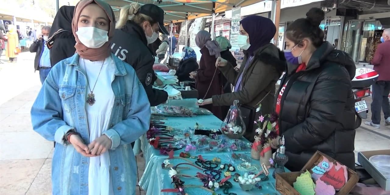 Kahramanmaraş'ta kadınlar, el emeklerini sergiledi