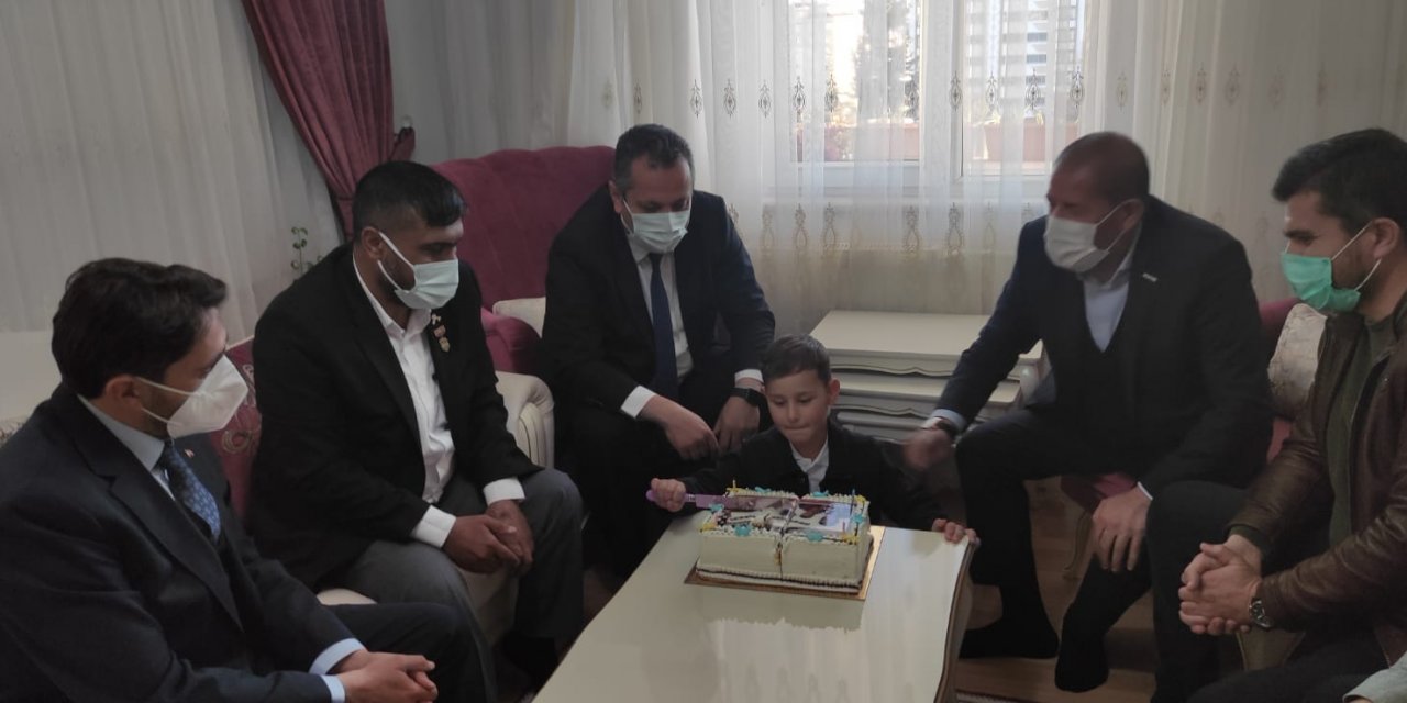 Kahramanmaraş'ta şehit çocuğuna doğum günü sürprizi yapıldı
