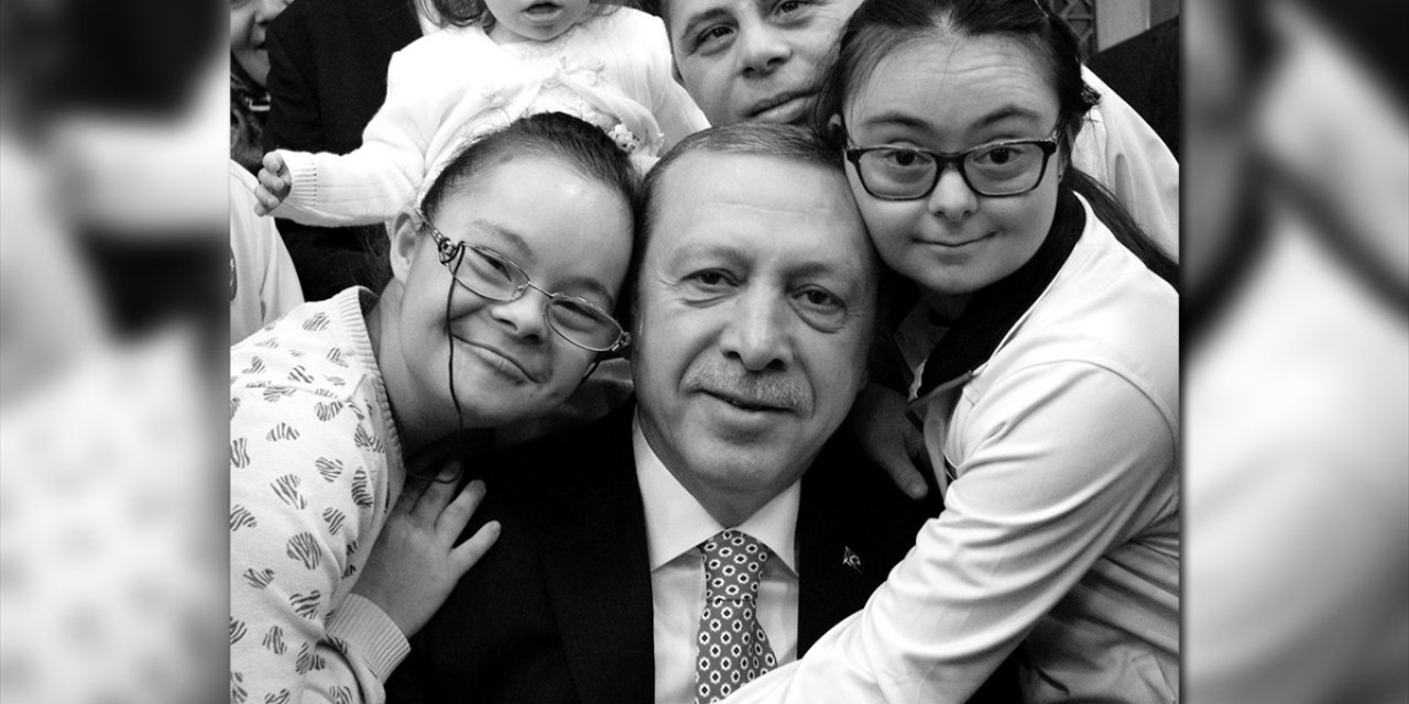 Cumhurbaşkanı Erdoğan: Farkındalığınızla dünyamızı güzelleştiriyor, zenginleştiriyorsunuz