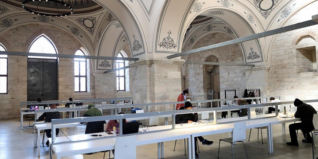 Türkiye'nin ilk milli kütüphanesi 'dijital çağa' ayak uyduracak