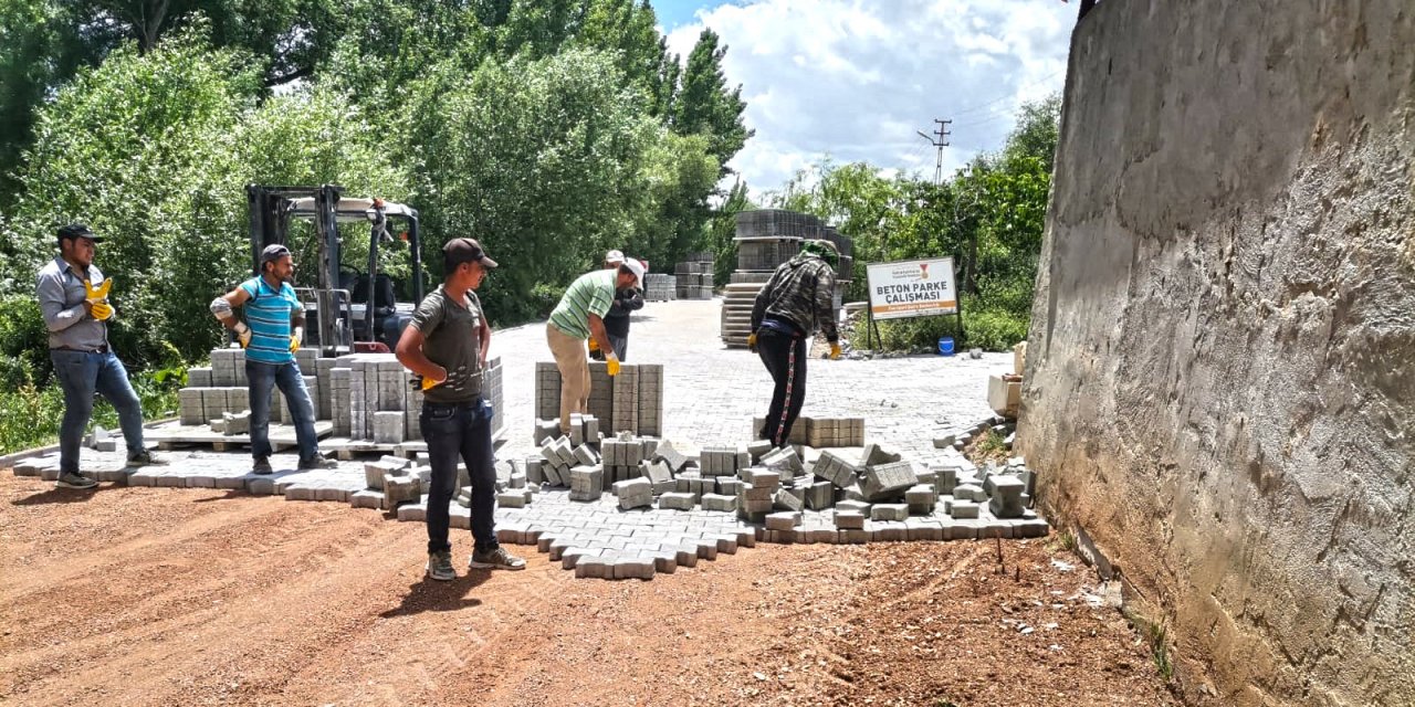 Afşin’de mahalle yolları iyileştiriliyor