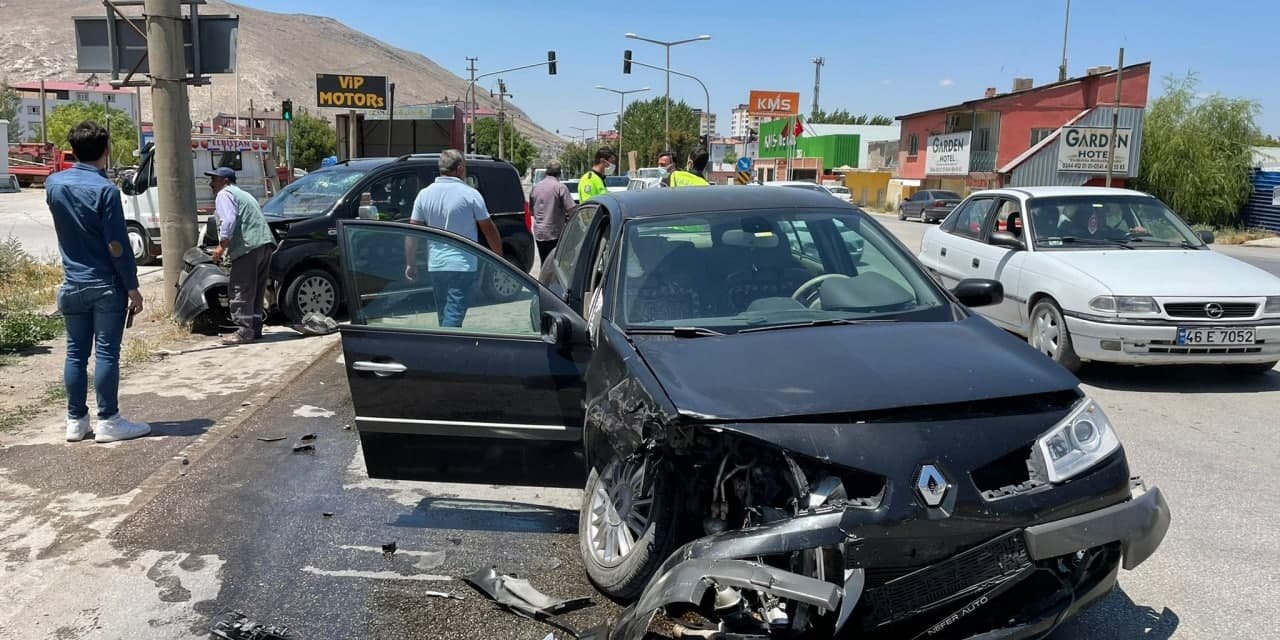 Elbistan'da trafik kazası: 5 yaralı