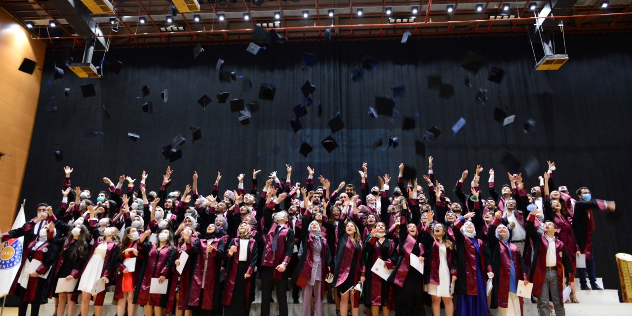 KSÜ Tıp Fakültesi 18. Dönem Mezunları, Doktorluğa İlk Adımlarını Attı