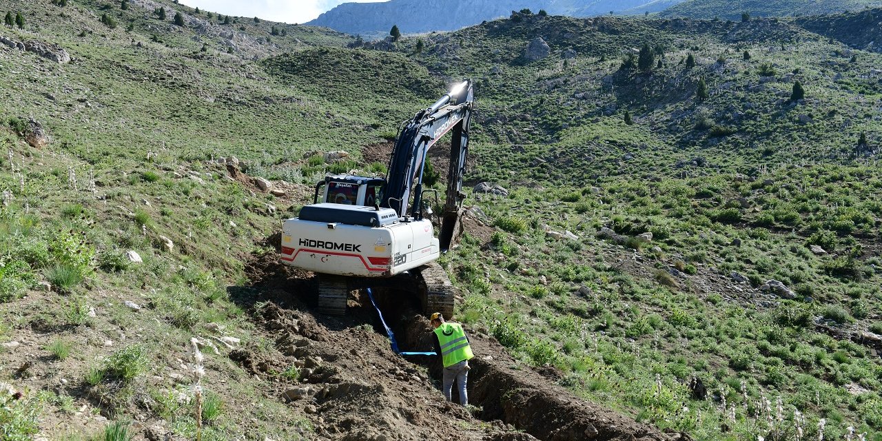 Göksun Çardak Mahallesine Cazibeli Kaynak Suyu