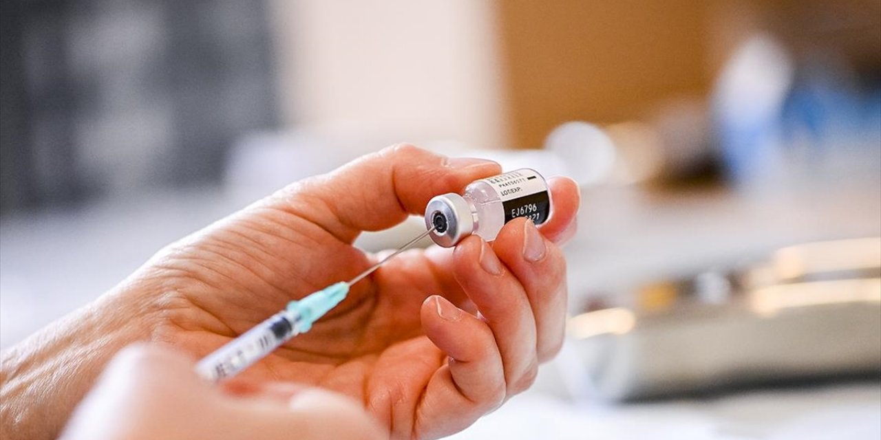 Dünya genelinde 3 milyar 250 milyon dozdan fazla Kovid-19 aşısı yapıldı