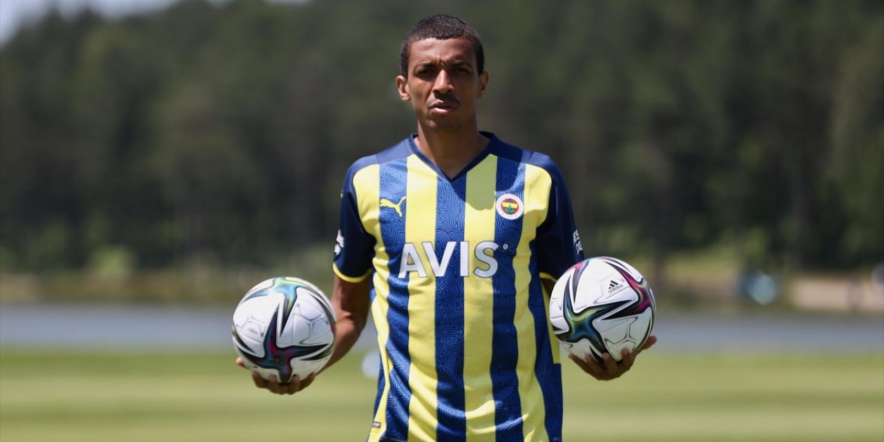 Fenerbahçe'nin Brezilyalı orta saha oyuncusu Luiz Gustavo, şampiyonluğa inanıyor