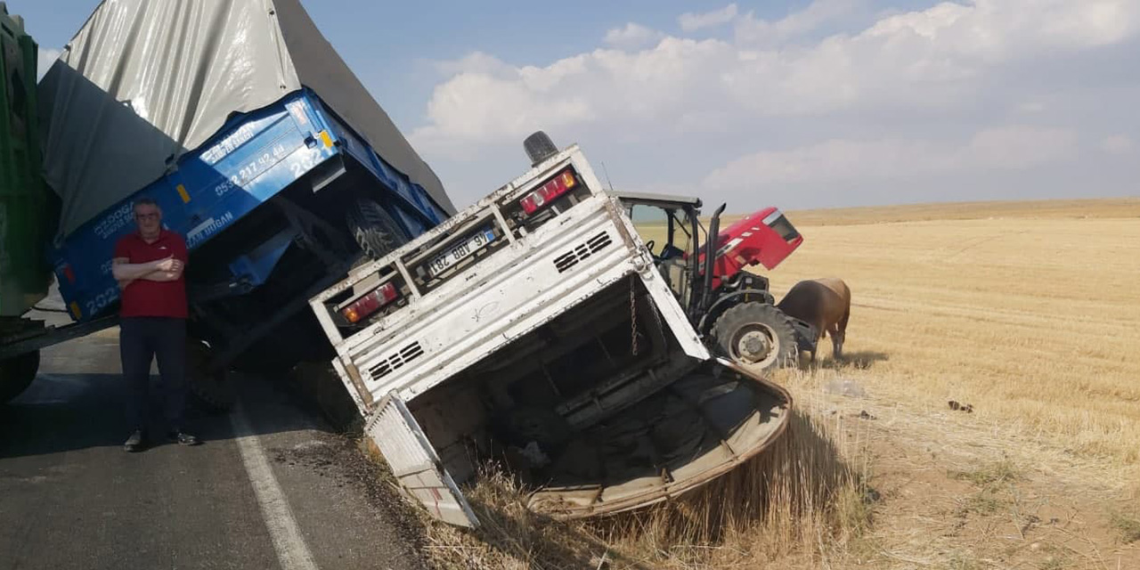 Elbistan’da traktör ile kamyonet çarpıştı: 3 yaralı
