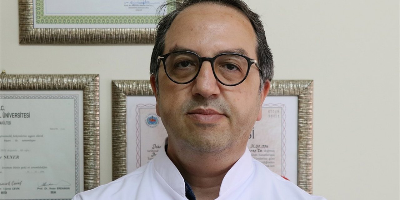 Prof. Dr. Şener vatandaşları aşı olmaya çağırdı