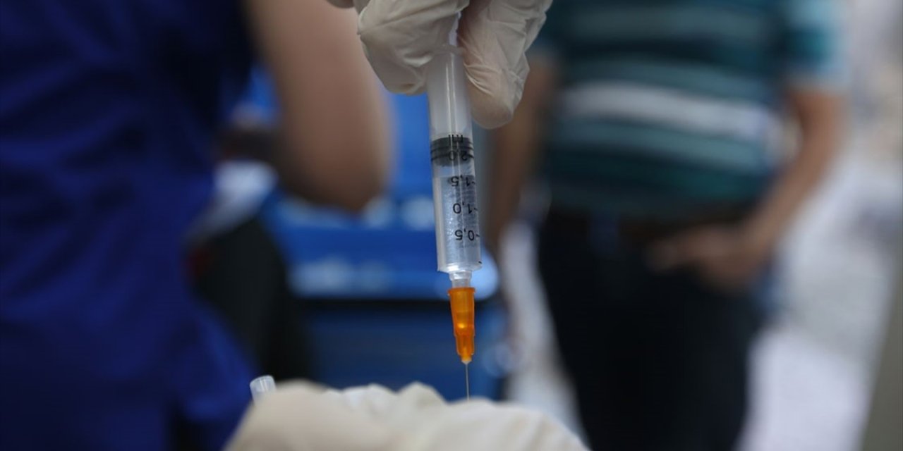 Toplum sağlığı için 'aşı tereddüdünden kurtulmak gerekiyor'