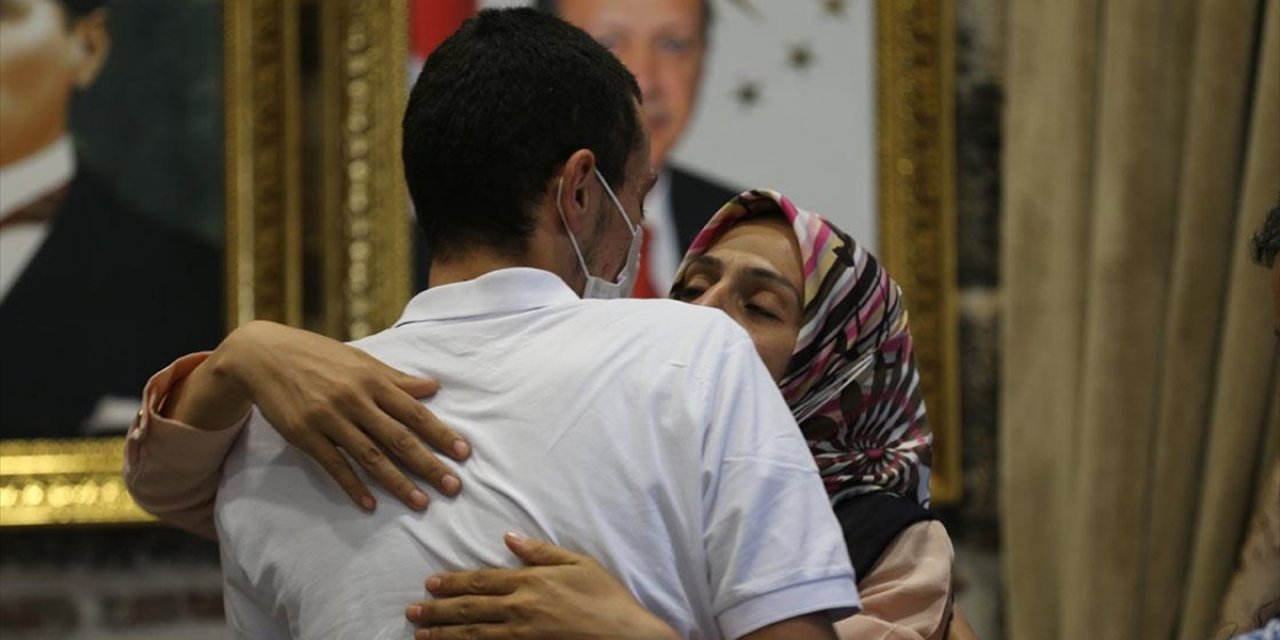 Diyarbakır'da oturma eylemi yapan 3 aile daha evlatlarına kavuştu