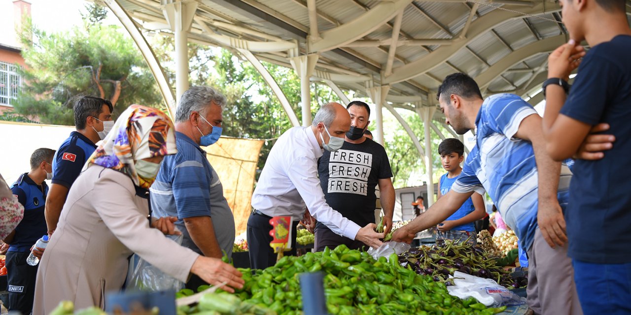 Başkan Okay Pazar Esnafıyla Bir Araya Geldi