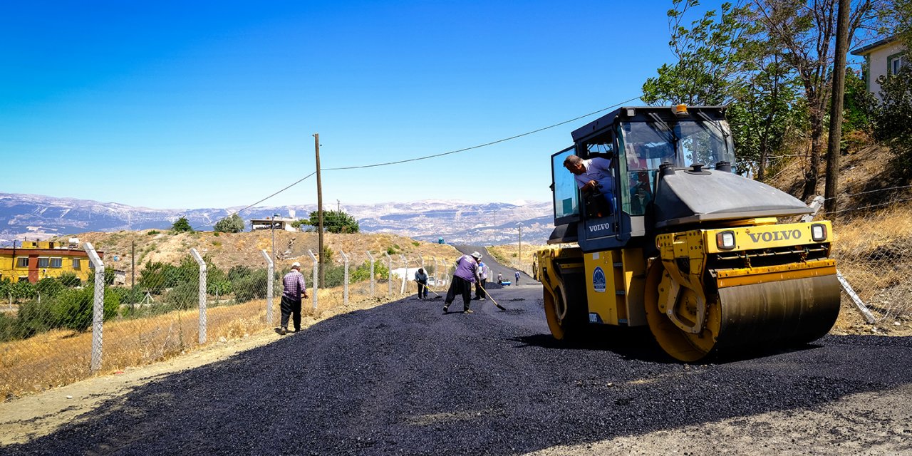 Dulkadiroğlu’ndan Kırım Mahallesine Asfalt
