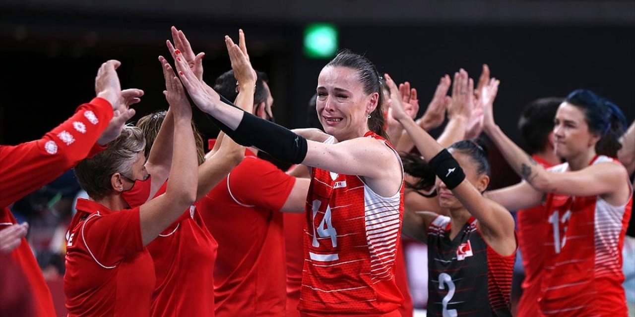 A Milli Kadın Voleybol Takımı 2020 Tokyo Olimpiyat Oyunları'na çeyrek finalde veda etti