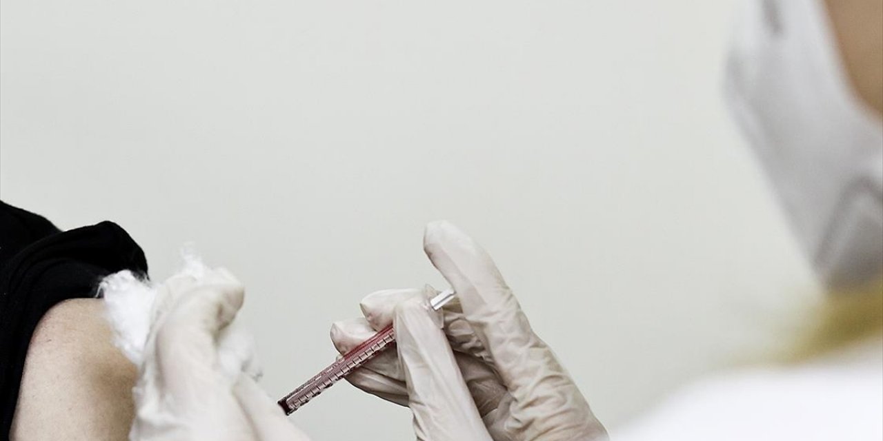 Türkiye'de uygulanan Kovid-19 aşı dozu miktarı 85 milyonu geçti