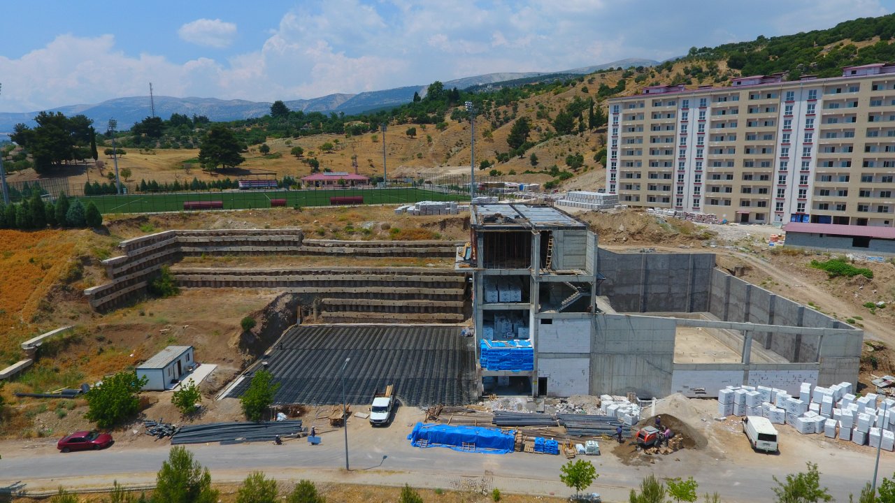 Doğukent Yüzme Spor Kompleksi İnşaatı Devam Ediyor