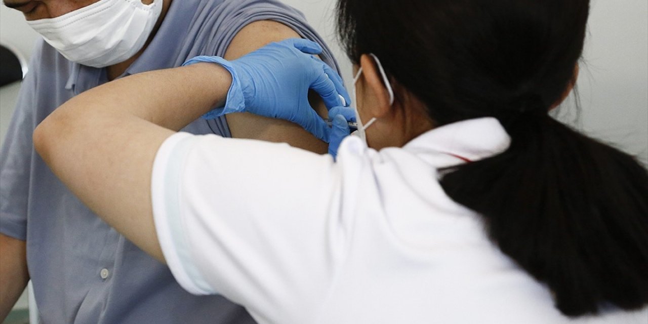 Japonya, 1,63 milyon doz Moderna aşısının kullanımını durdurma kararı aldı