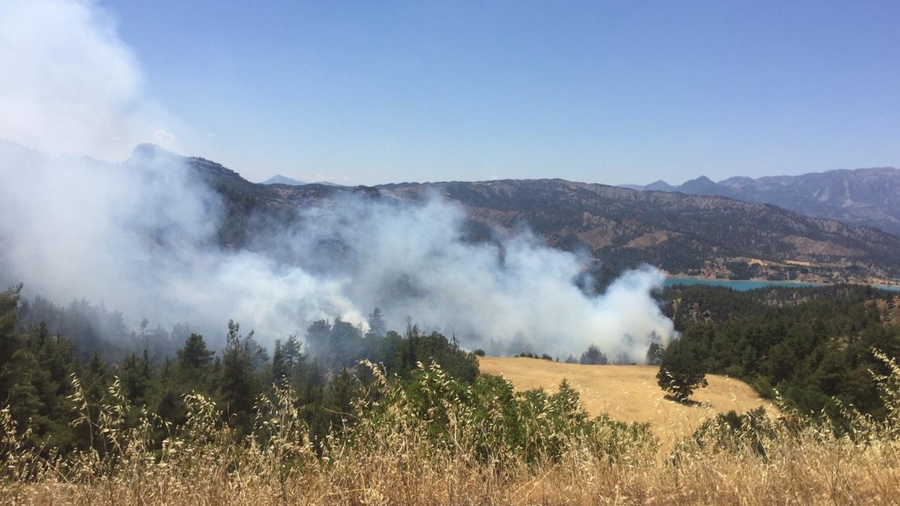 Kahramanmaraş’ta ormanlık alanda çıkan yangın söndürüldü