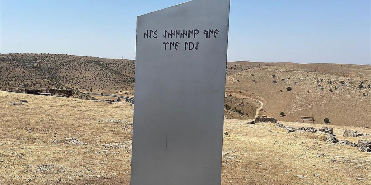 Gizemli monolit Göbeklitepe'den sonra Diyarbakır'da da ortaya çıktı