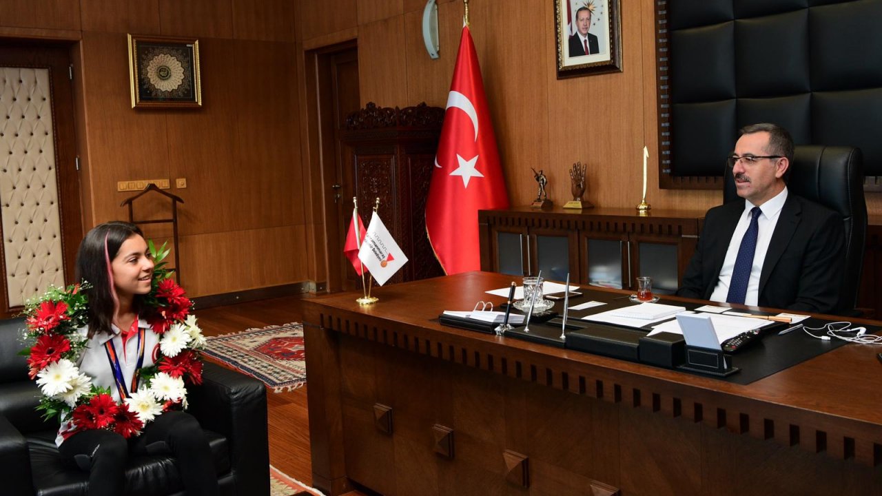 Büyükşehir’li Sevilay’dan tarihe geçecek başarı