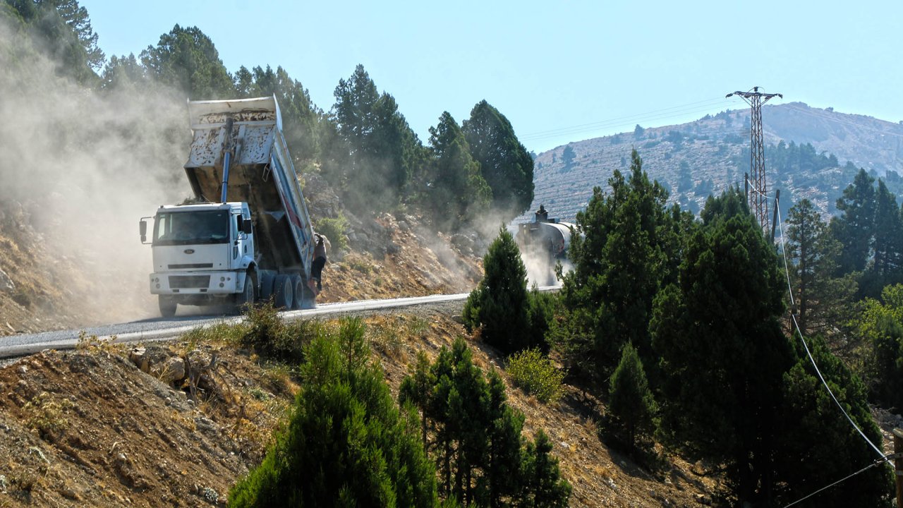 Ilıca’da Grup Yolları Yenileniyor