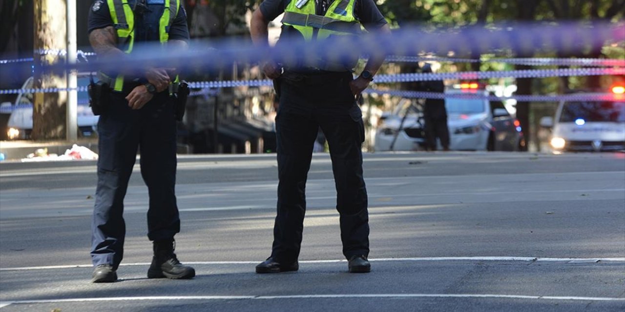 Yeni Zelanda’da bıçaklı saldırgan polis tarafından vurularak öldürüldü