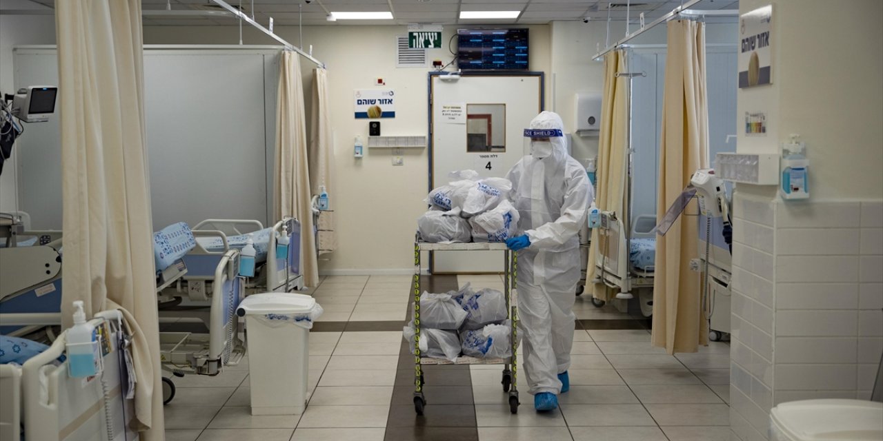 İsrail'de Kovid-19 salgınında günlük vakalar yükselmeye devam ediyor