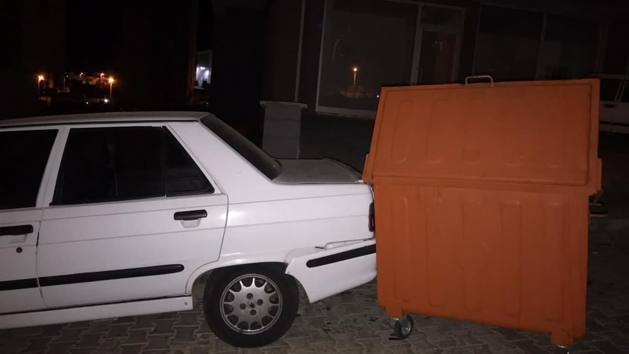 Kahramanmaraş’taki mahalle halkı gelişi güzel bırakılan çöp konteynırlarından şikayetçi