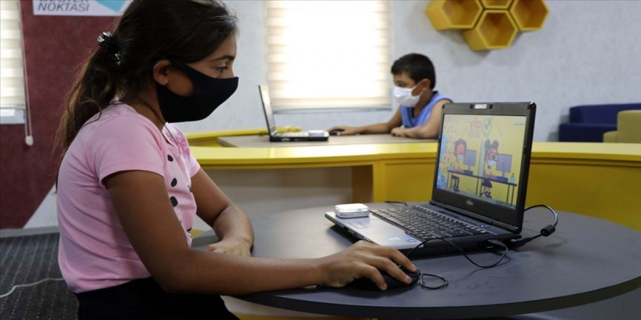 Uzmanından "salgının çocuklar ve ergenler üzerinde bıraktığı etkiler göz ardı edilmemeli" değerlendirmesi