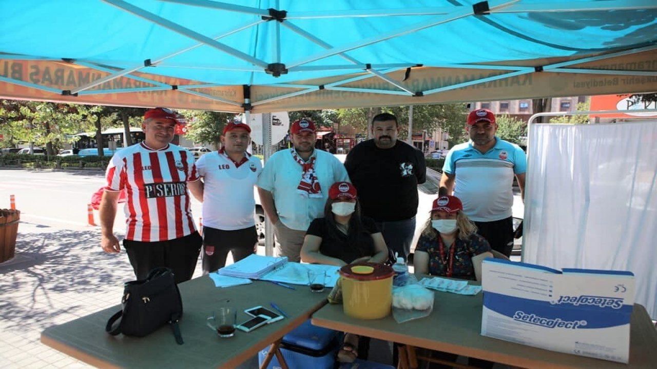 Kahramanmaraş'ta taraftarlar 'aşı olun' çağrısında bulundu