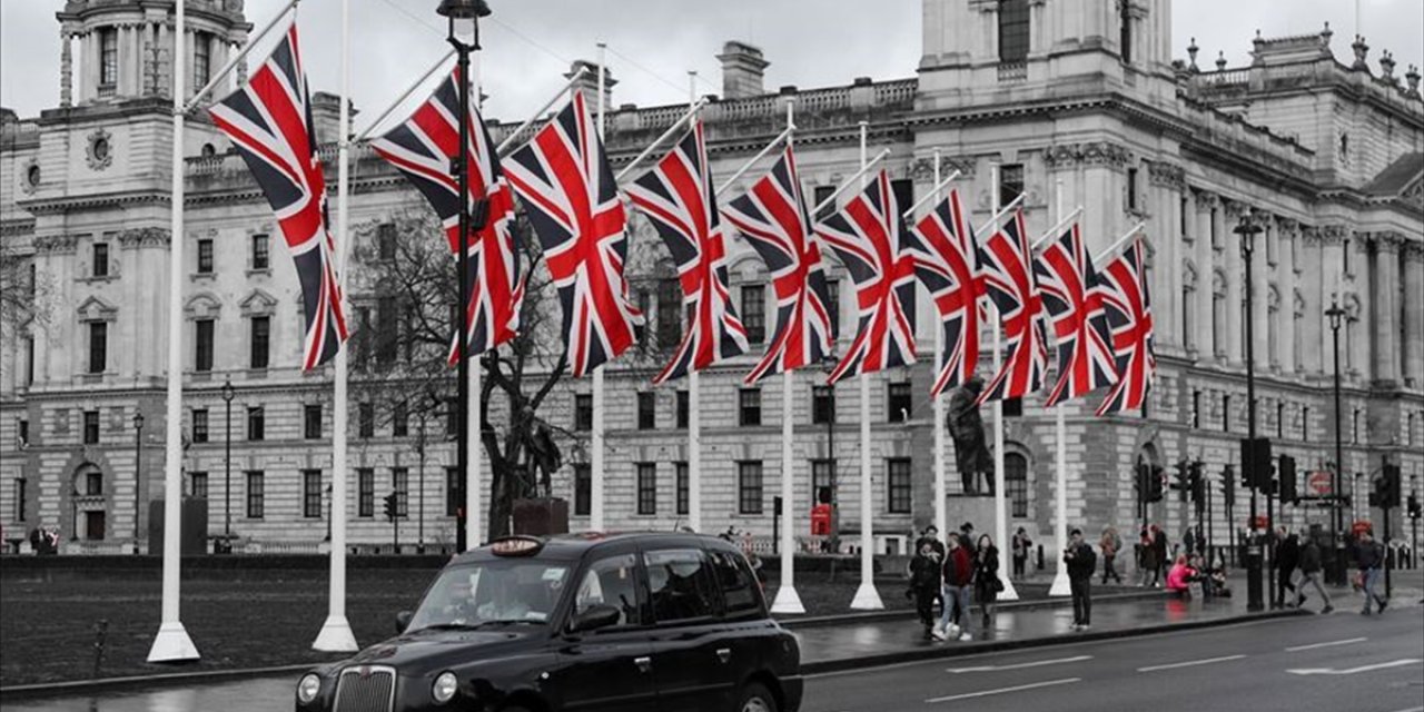 İngiltere, tır ve kamyon şoförü açığına çözüm için 5 bin geçici vize verecek