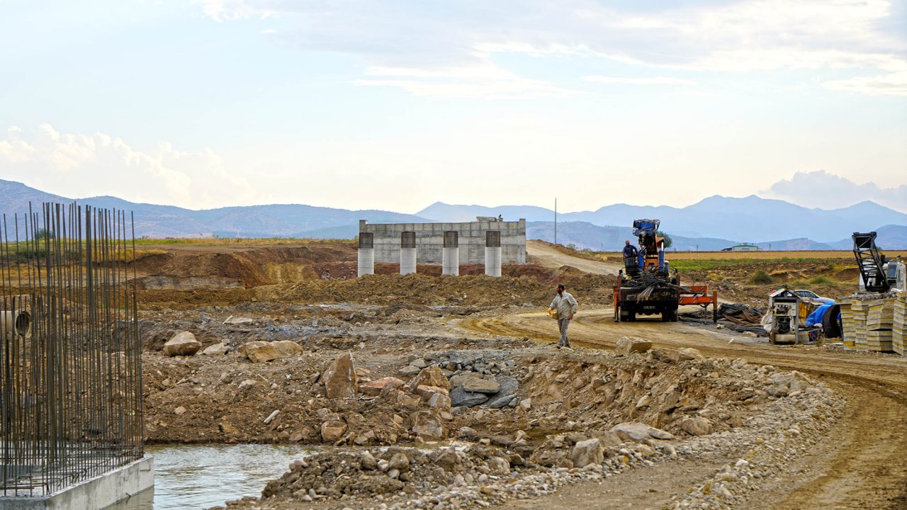 Önsen Köprüsü ve Bağlantı Yolu’nda Çalışmalar Hızla İlerliyor