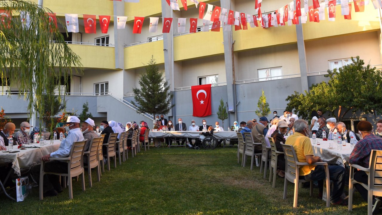 Güngör: Yaşlılarımız Dünden Bugüne Bir Köprüdür