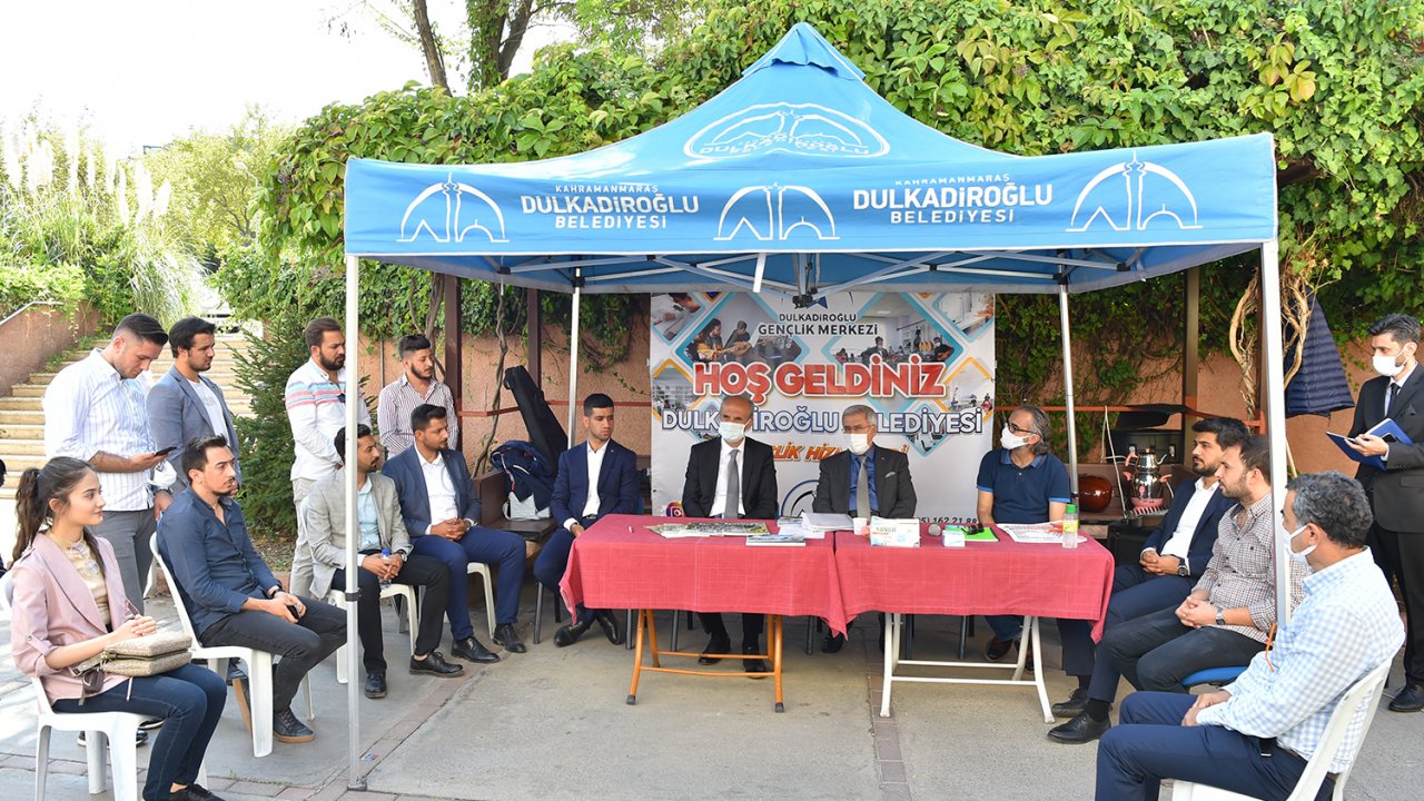 Başkan Okay, gençlerle bir araya geldi