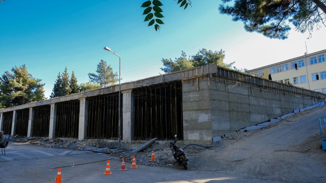 Divanlı’ya Kapalı Semt Pazarı Ve Spor Tesisi