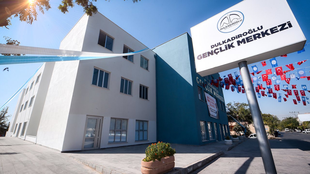 Dulkadiroğlu’ndan Gençlere Dikiş Nakış Kursu