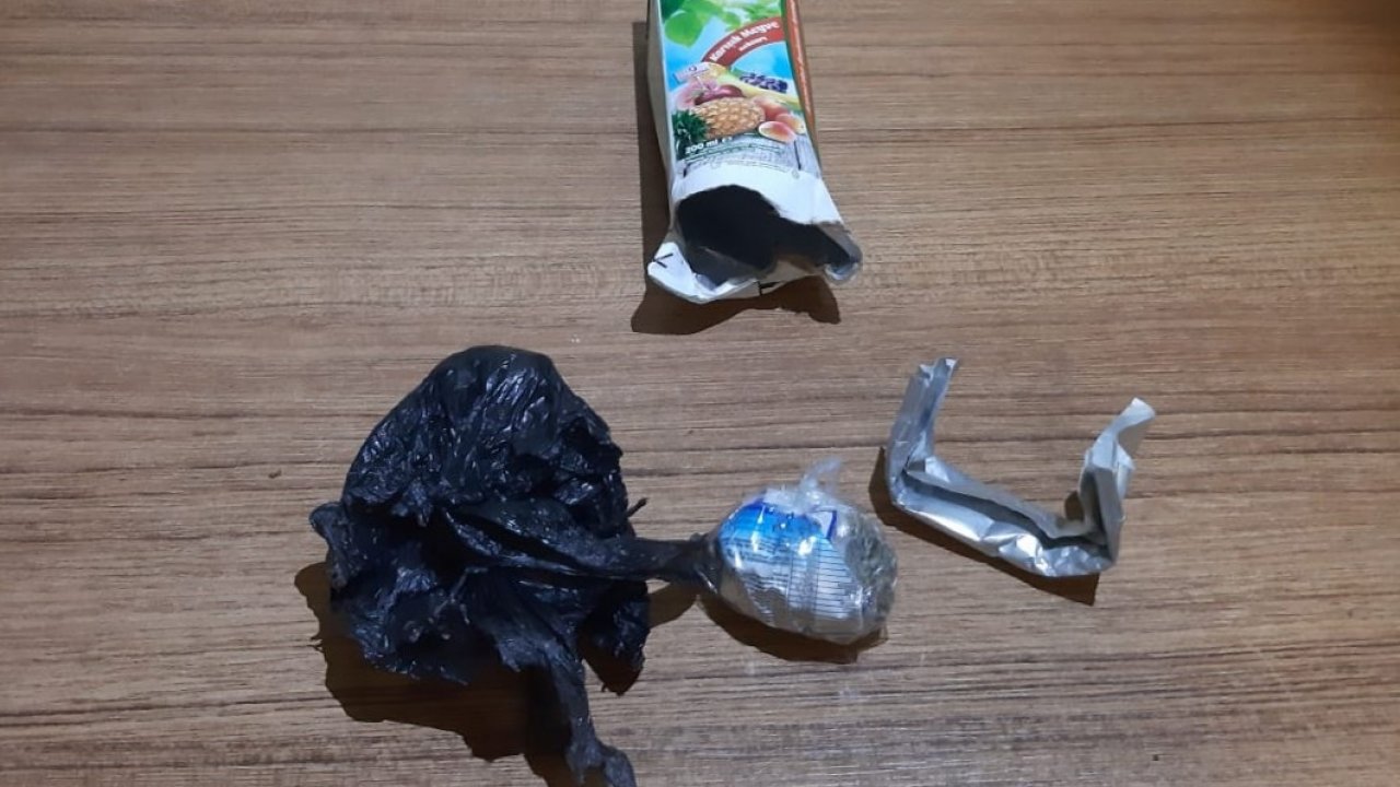 Kahramanmaraş'ta meyve suyu kutusundan uyuşturucu çıktı