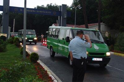 Şehitler için tören