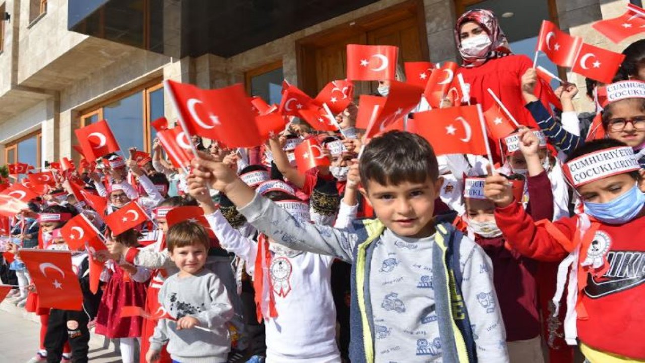 Kahramanmaraş'ta Ana Okulu Öğrencilerinin 29 Ekim Heyecanı