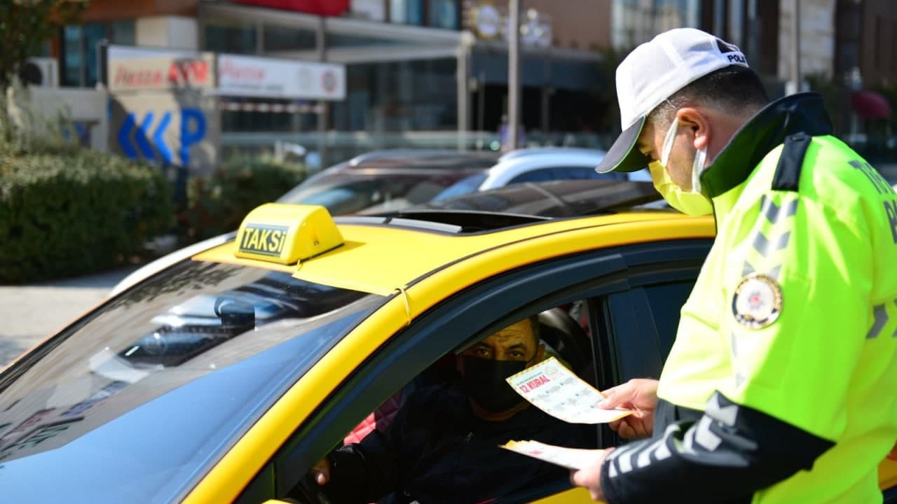 Kahramanmaraş’ta taksi şoförlerine ‘12’ kural anlatıldı